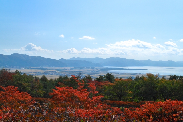 【湖で車中泊】日本の美しい湖畔26選と、周辺の車中泊スポットまとめ！山中湖、諏訪湖、芦ノ湖ほか【星空レビューも】
